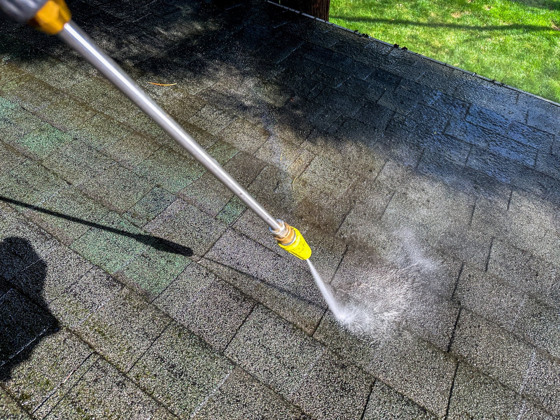 Professional pressure washing roof cleaning service